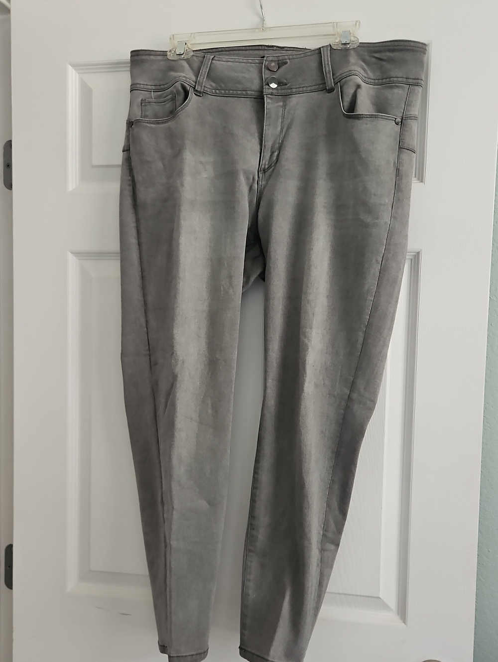 Thalia Sodi Women's Skinny Jeans in Gray